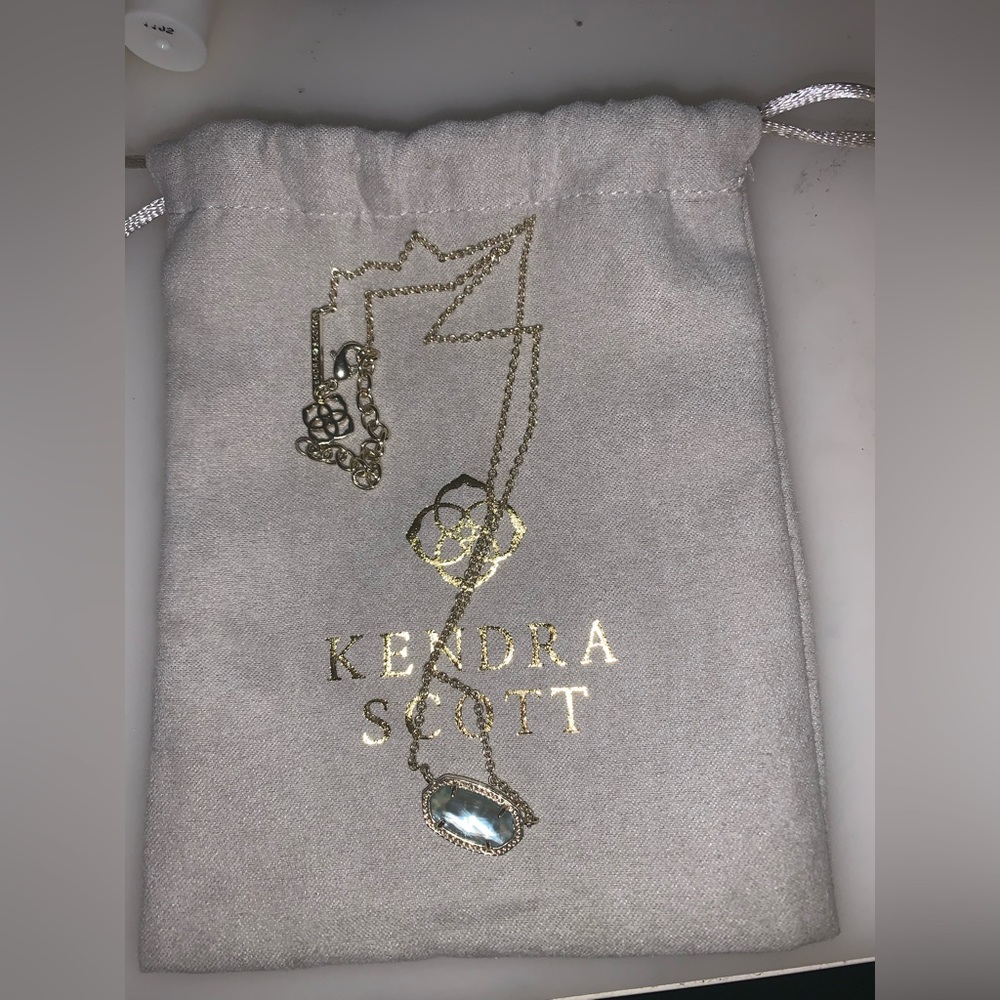 kendra scott necklace!